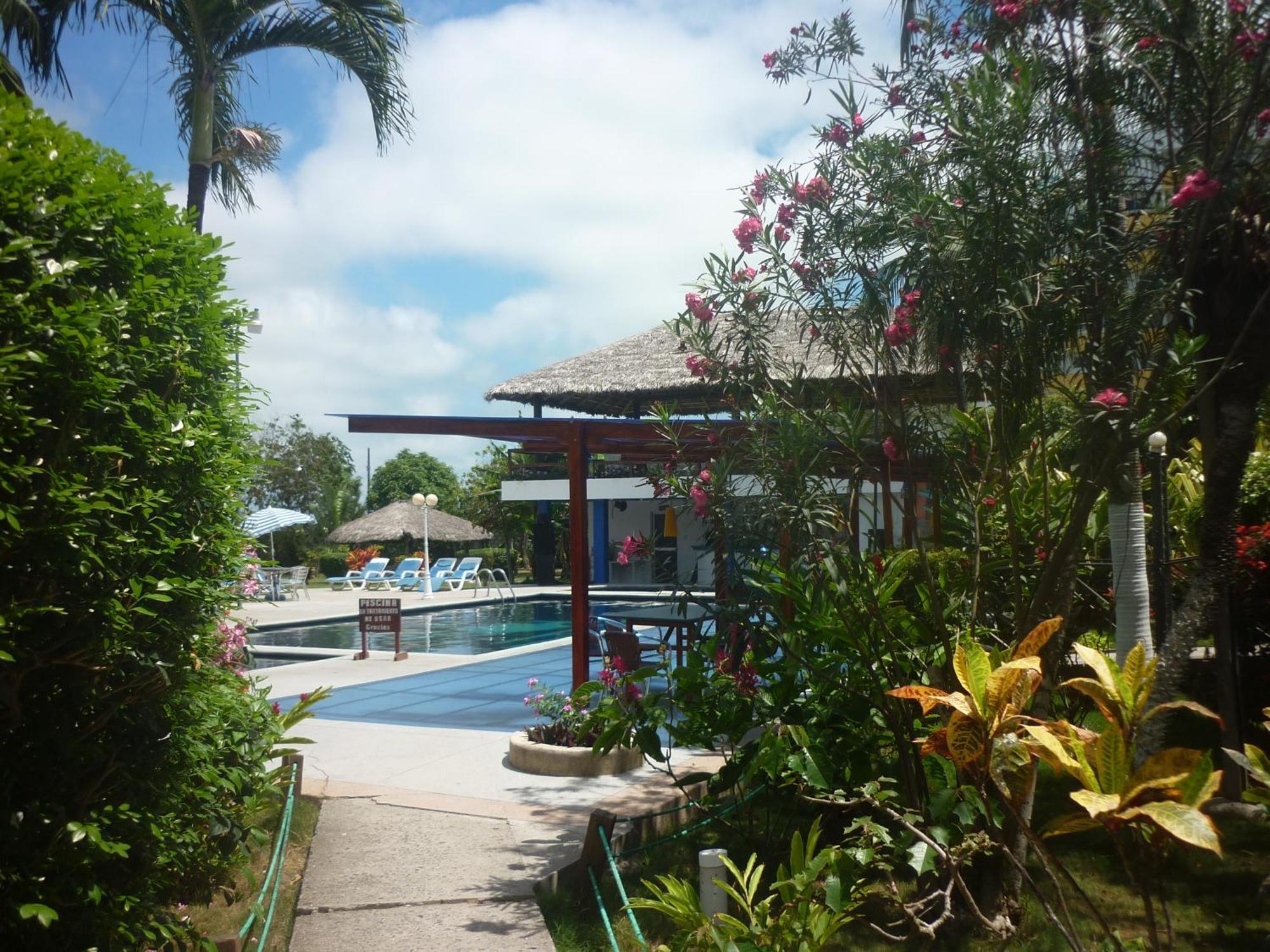 Hotel Puerto Ballesta Tonsupa Buitenkant foto