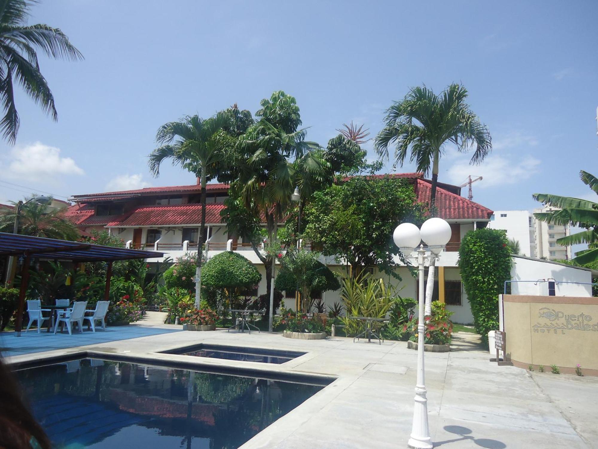 Hotel Puerto Ballesta Tonsupa Buitenkant foto