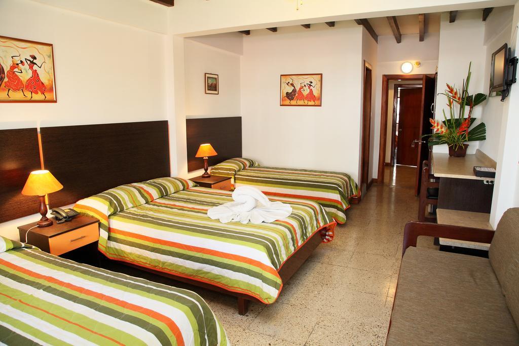 Hotel Puerto Ballesta Tonsupa Buitenkant foto