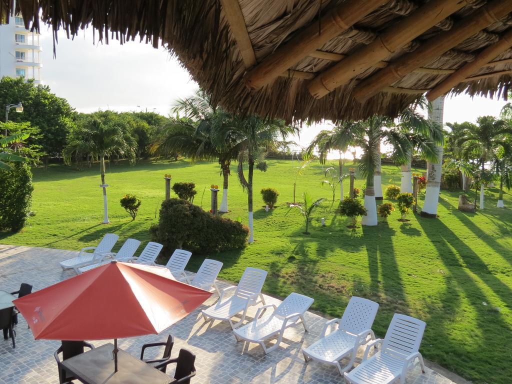 Hotel Puerto Ballesta Tonsupa Buitenkant foto