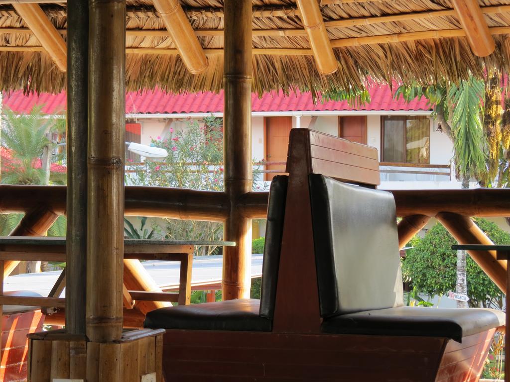 Hotel Puerto Ballesta Tonsupa Buitenkant foto