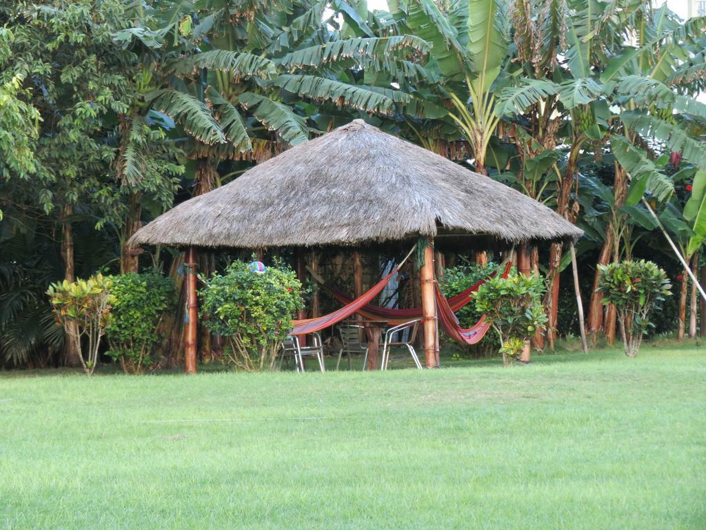 Hotel Puerto Ballesta Tonsupa Buitenkant foto