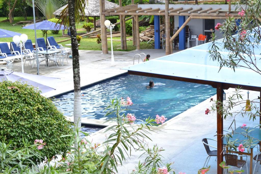 Hotel Puerto Ballesta Tonsupa Buitenkant foto