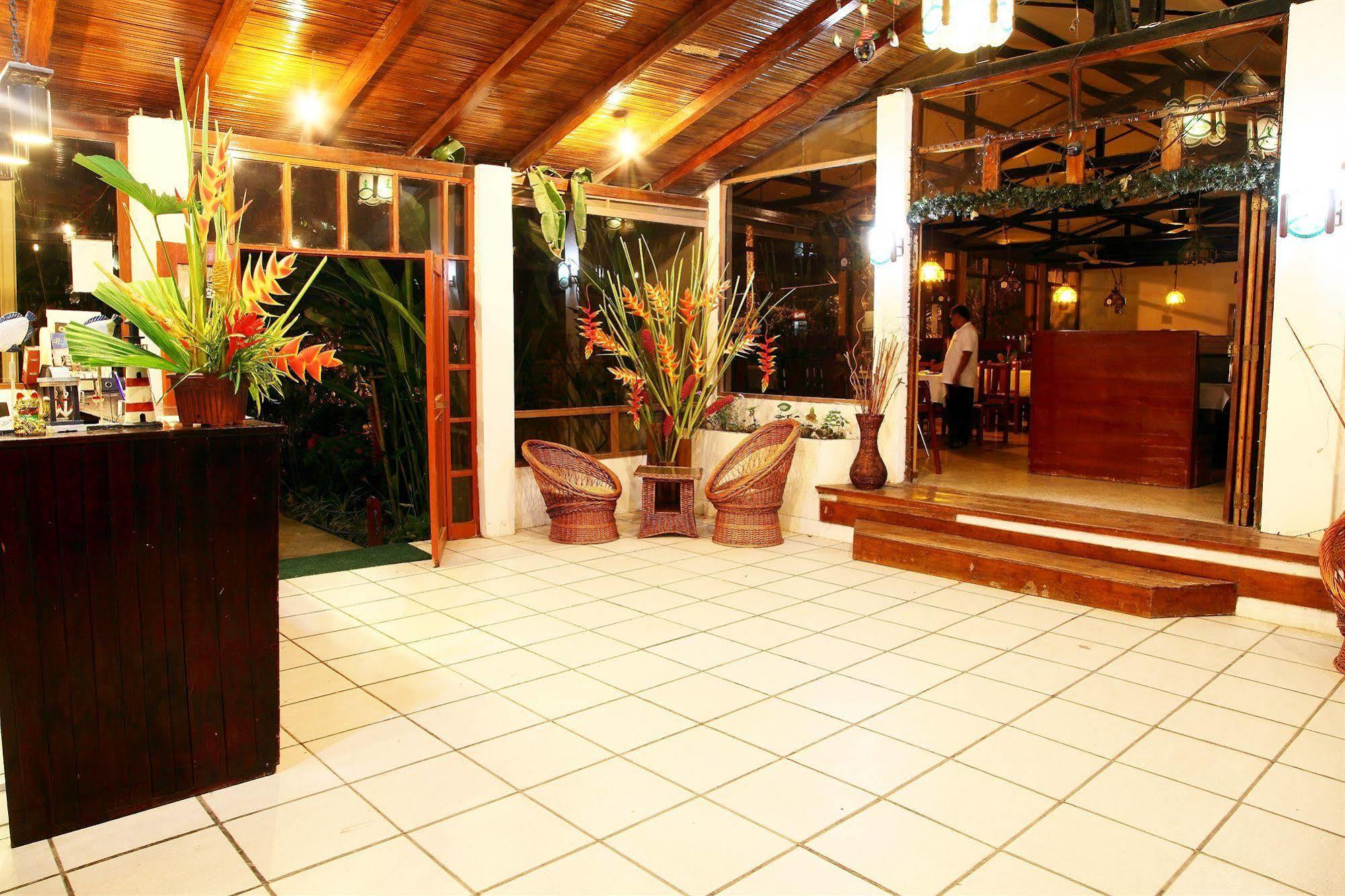 Hotel Puerto Ballesta Tonsupa Buitenkant foto