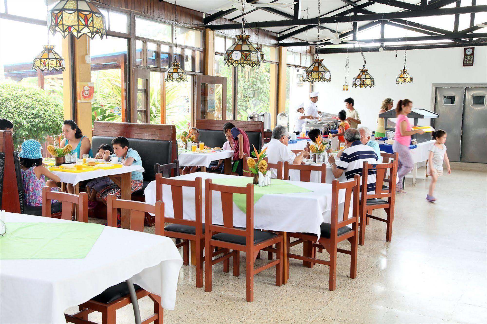 Hotel Puerto Ballesta Tonsupa Buitenkant foto