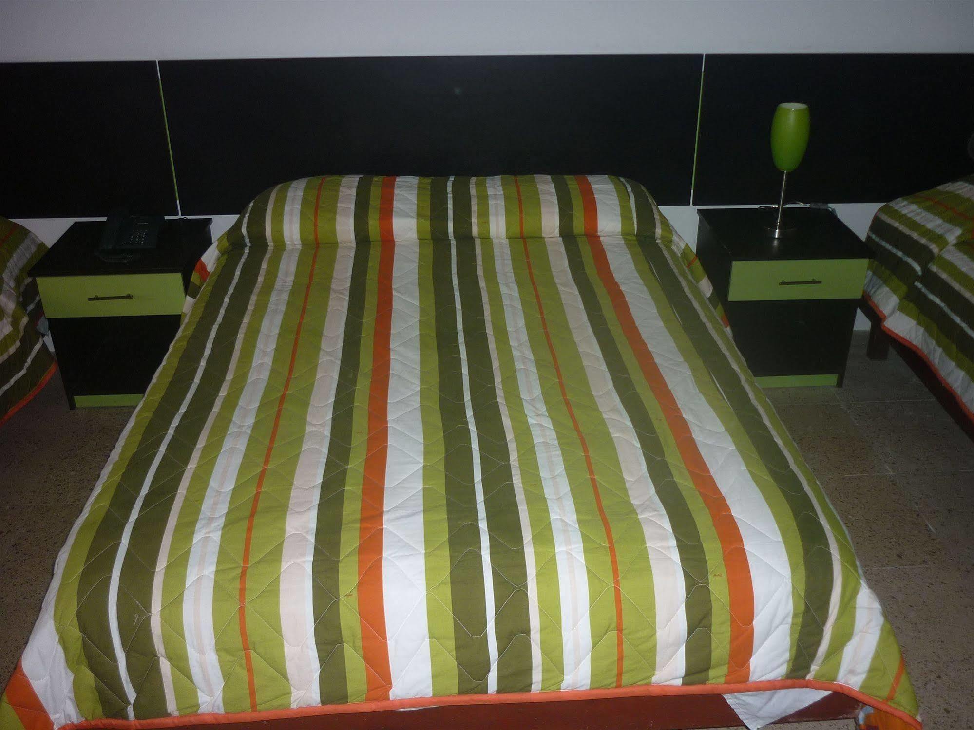 Hotel Puerto Ballesta Tonsupa Buitenkant foto