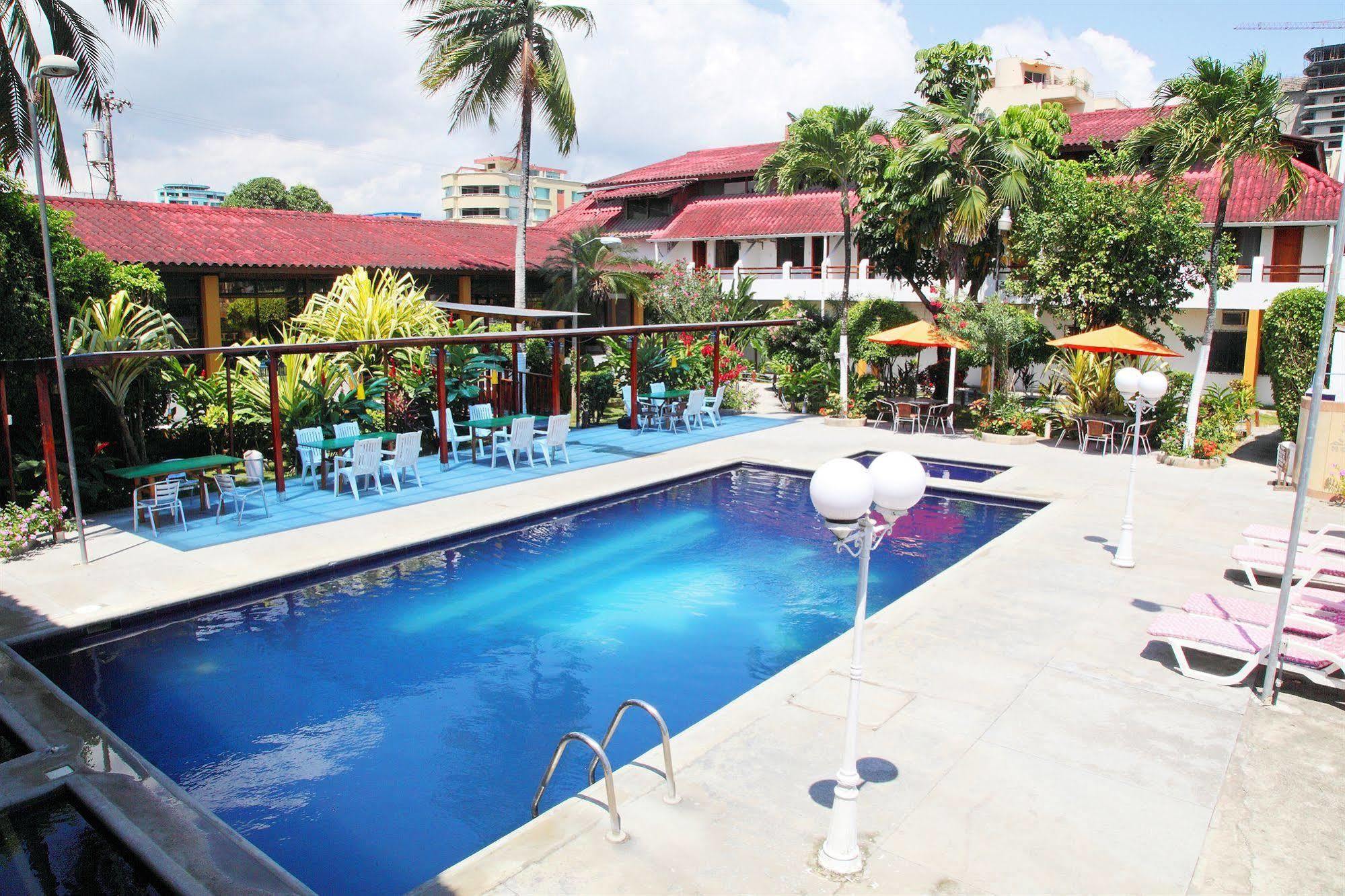 Hotel Puerto Ballesta Tonsupa Buitenkant foto