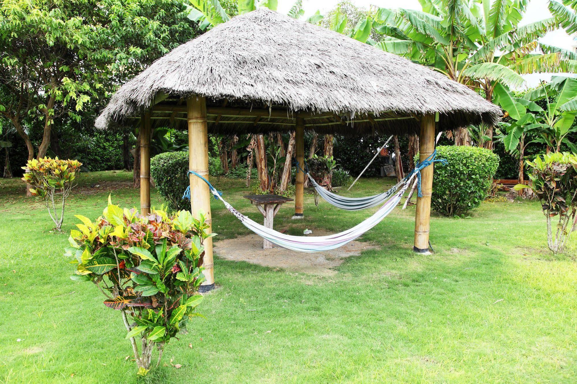 Hotel Puerto Ballesta Tonsupa Buitenkant foto